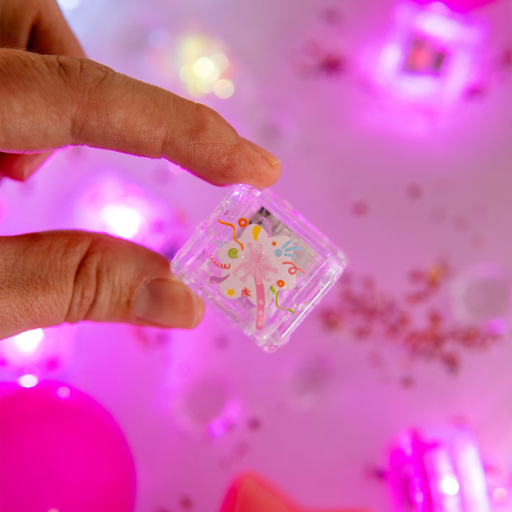 Light-Up Cubes 6pk