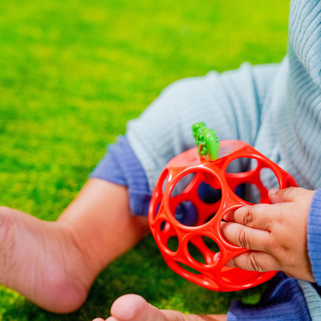 Hold My Own Easy-Grasp Teether Toy – Apple