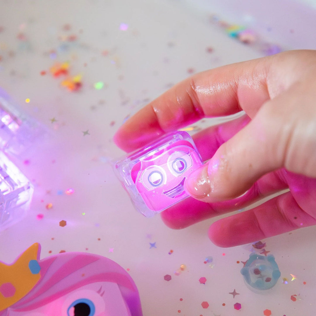 Light Up Cubes 4pk