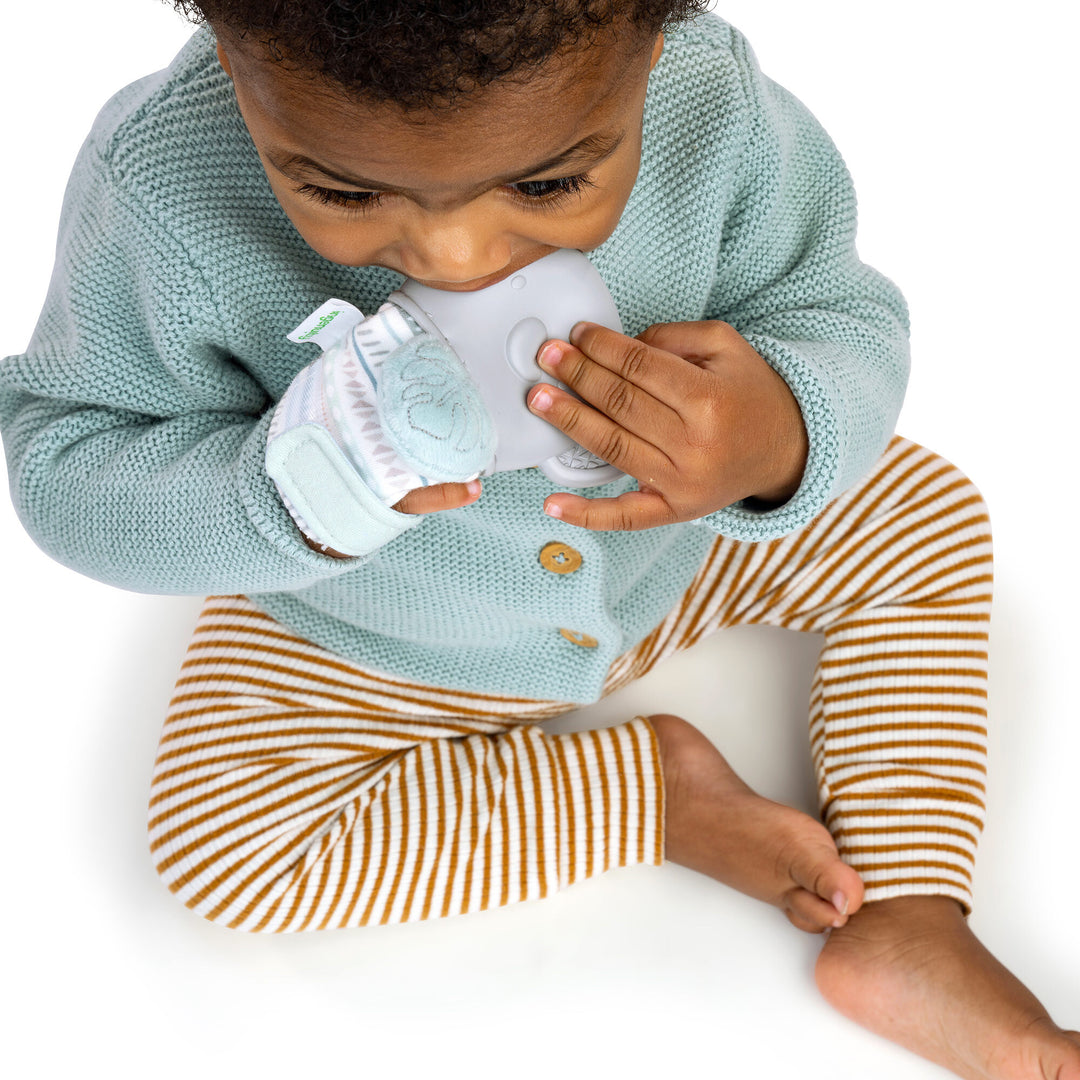 Van™ Teething Mitt & Rattle