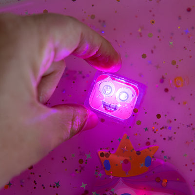 Light Up Cubes 4pk