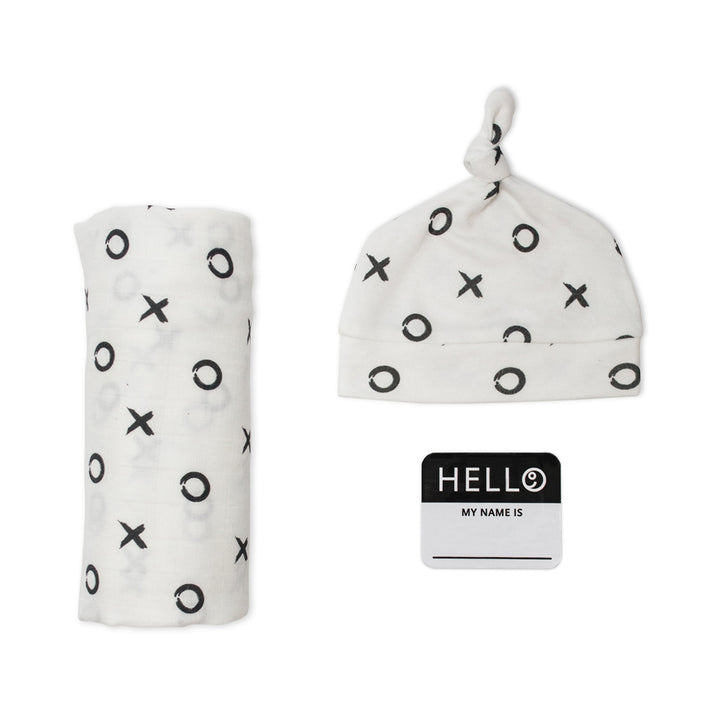 Lulujo - Hello World Blanket + Knotted Hat - XO Hello World Blanket & Knotted Hat - XO 628233456427