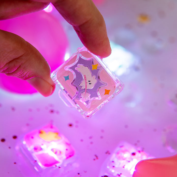 Light-Up Cubes 6pk