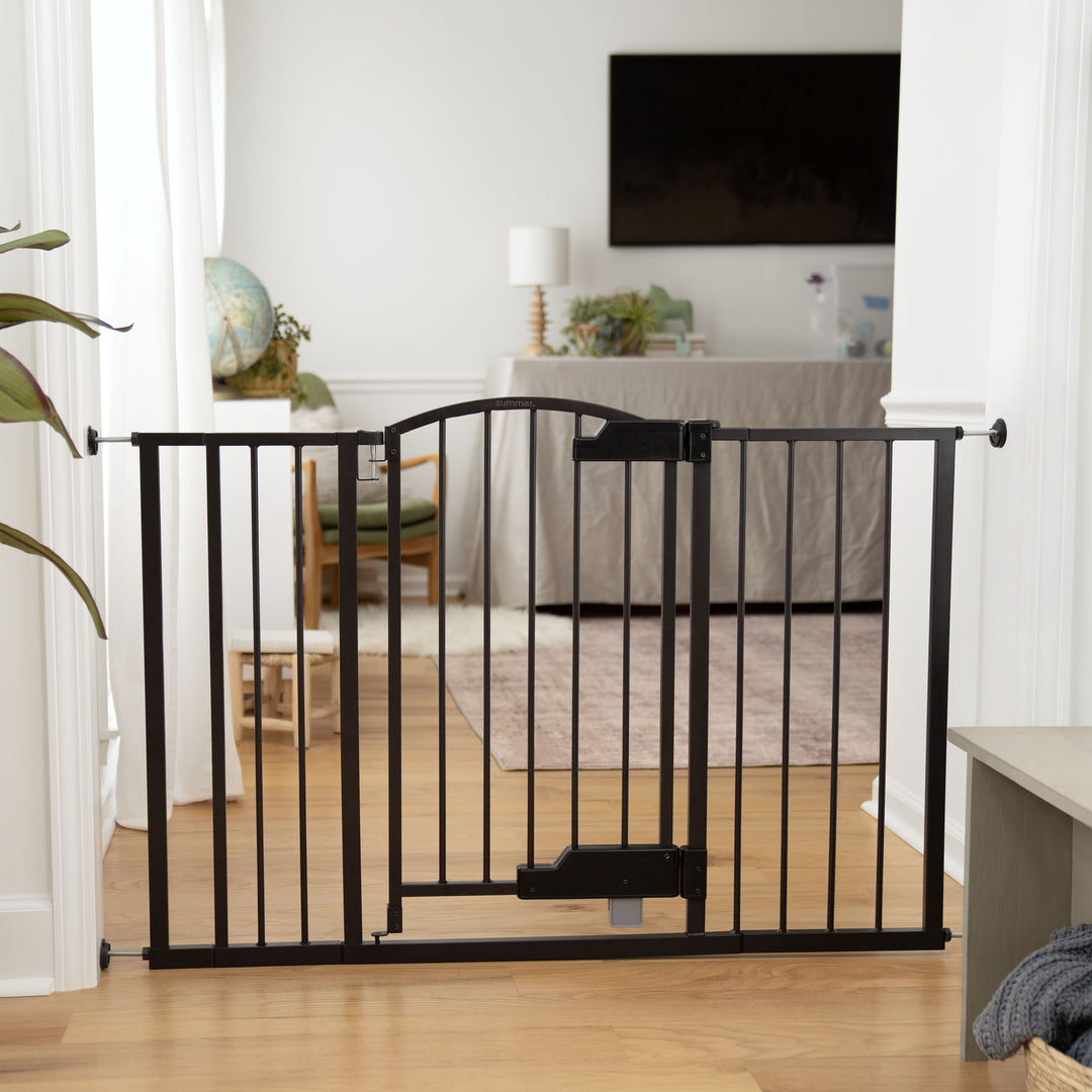 The Thruway 52W Series™ Gate with GlideOpen™