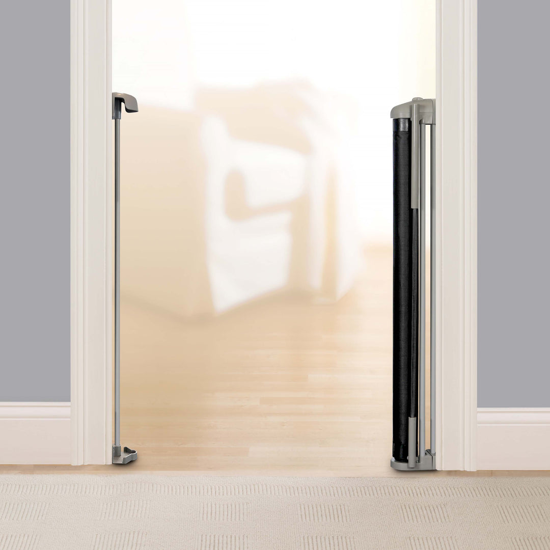 The Thruway 52W Series™ Retractable Gate