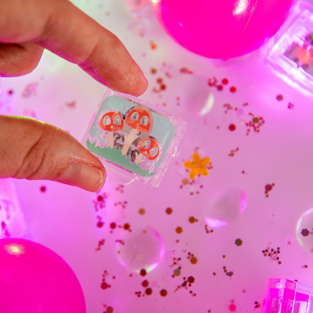Light-Up Cubes 6pk